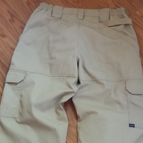 5.11 Tactical  32x32 like new - Picture 10 of 11